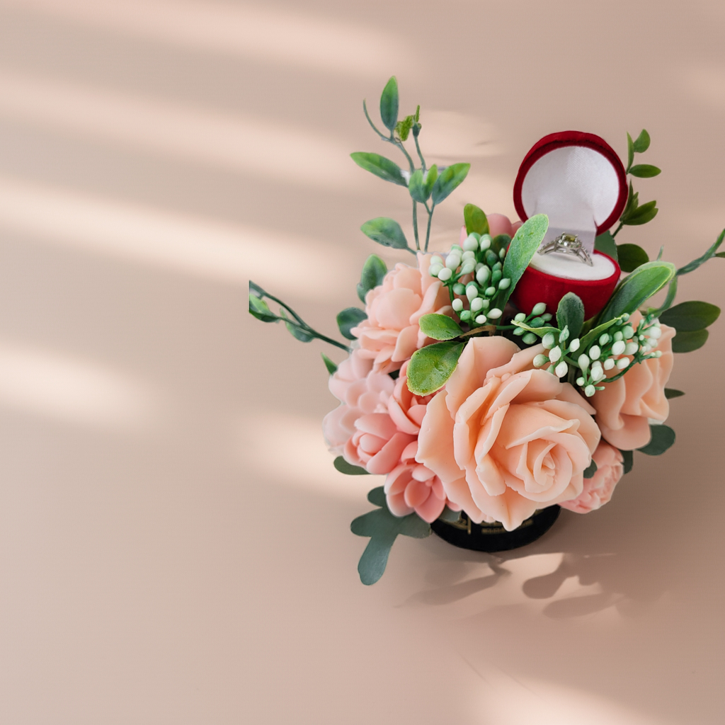 💍 Douce Promesse – Μπουκέτο Σαπουνιών με Θήκη Δαχτυλιδιού