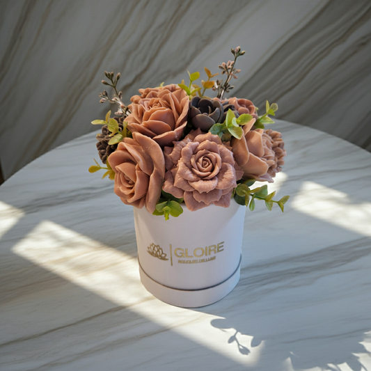 "Μπουκέτο από σαπούνι σε mocha και dusty rose αποχρώσεις σε κουτί Gloire De Luxe"