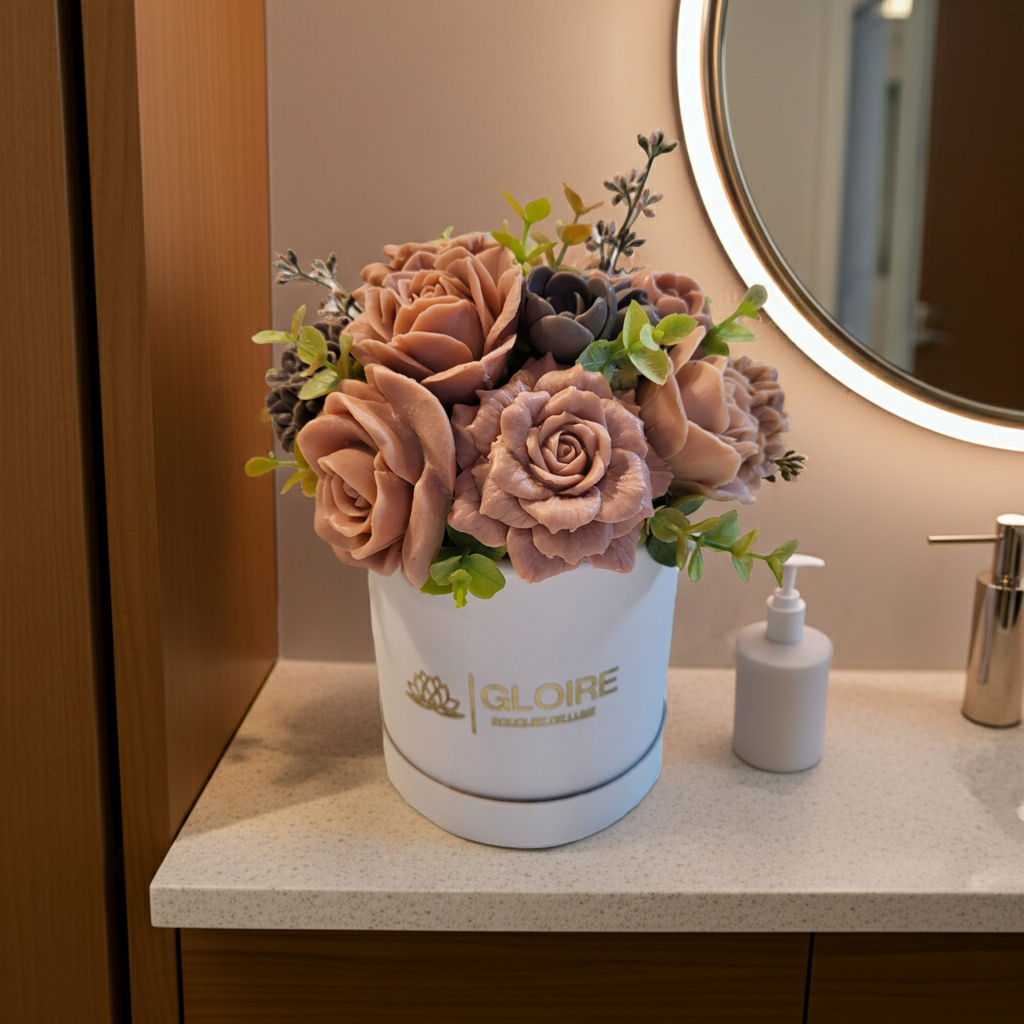 Λεπτομέρεια από ροζ και mocha λουλούδια σαπουνιού Gloire De Luxe